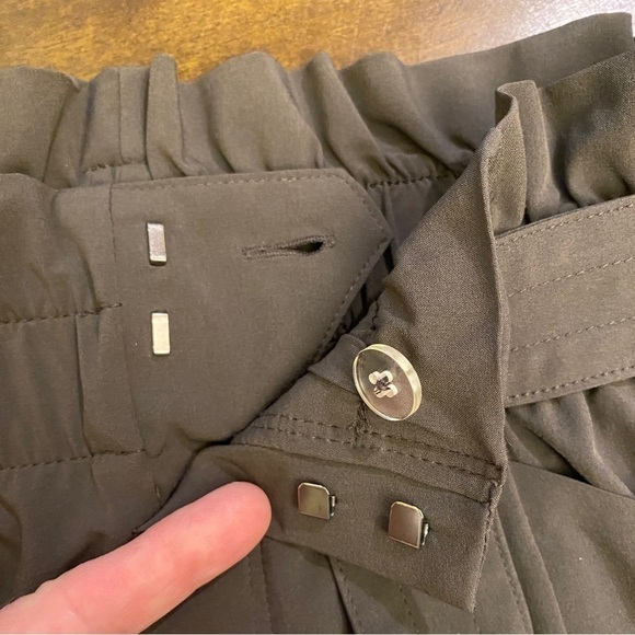 Athleta 6 Skyline Paper Bag Waist Ankle Length Travel Pants Army Olive Green - Picture 12 of 15